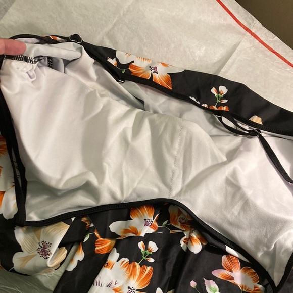 Floral Ruffle Tankini Set - Picture 5 of 8